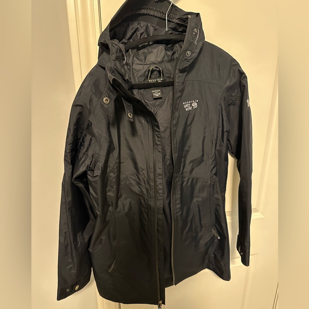 Women’s Mountain Hardware long rain coat